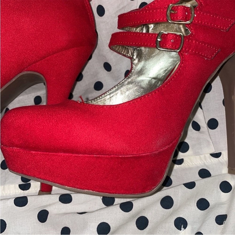Material Girl Red Faux Suede Pumps - Picture 10 of 10